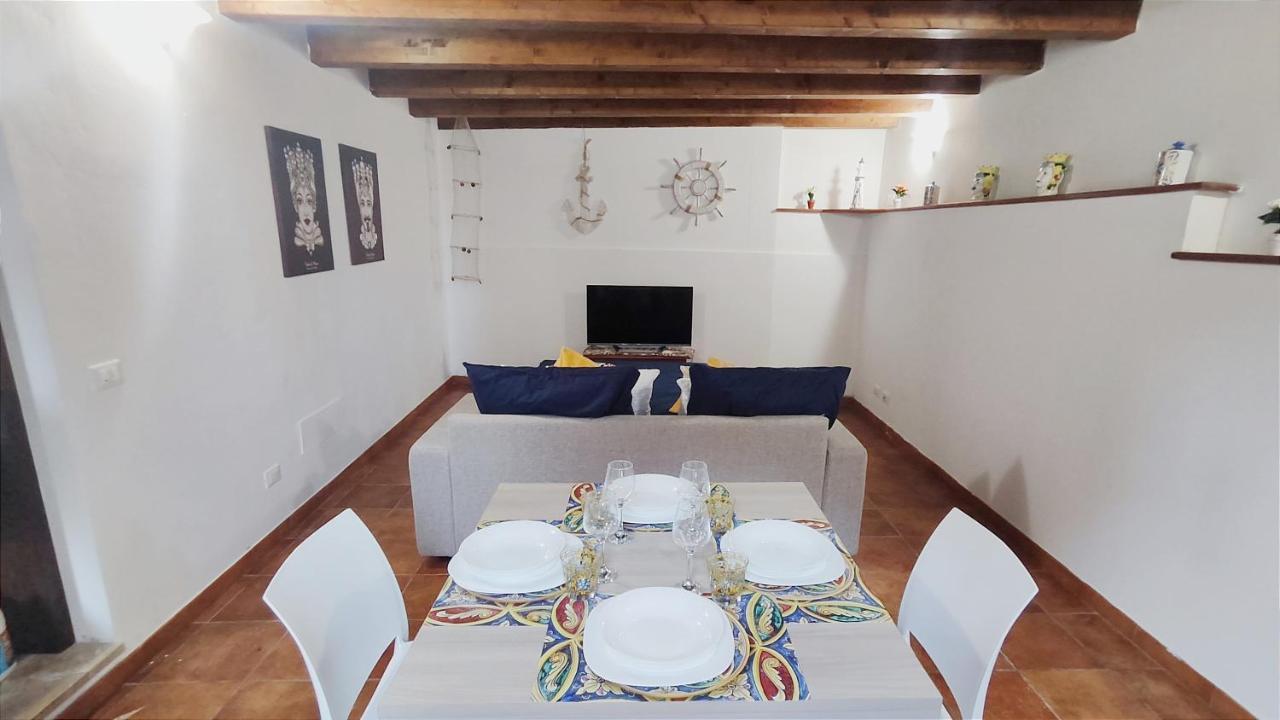 Porto Centro Storico Spiaggia Wi-Fi&Self Check-In Castellammare del Golfo Bagian luar foto